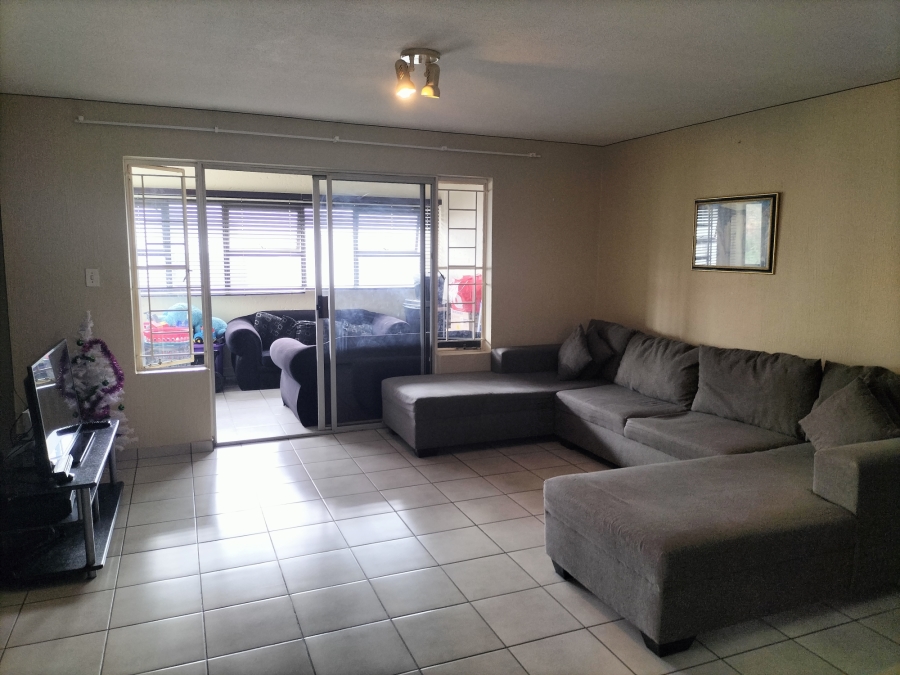 2 Bedroom Property for Sale in Discovery Gauteng