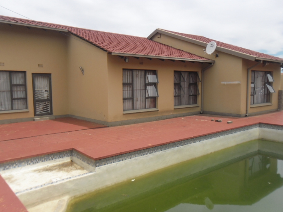 4 Bedroom Property for Sale in Lindhaven Gauteng