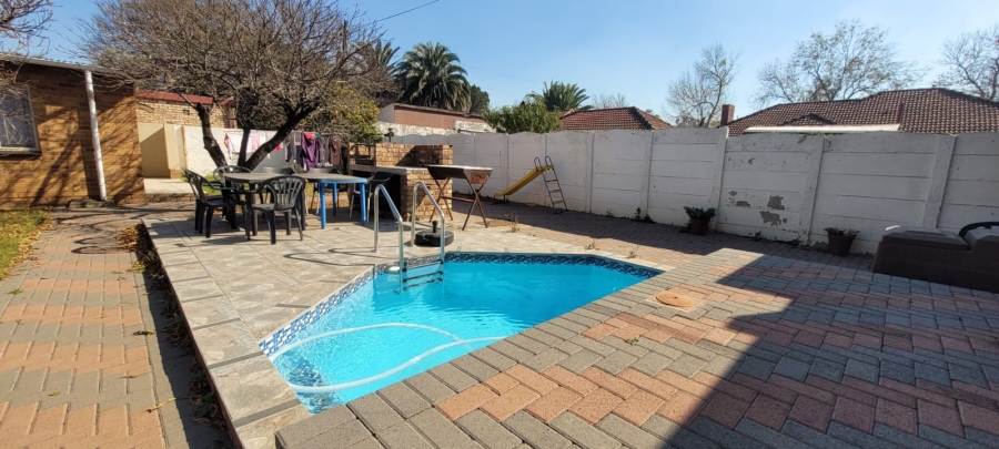 4 Bedroom Property for Sale in Vanderbijlpark SW 1 Gauteng