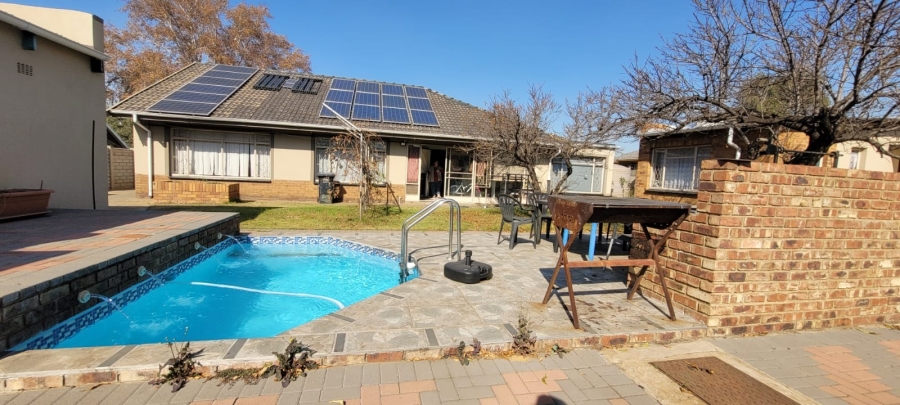 4 Bedroom Property for Sale in Vanderbijlpark SW 1 Gauteng