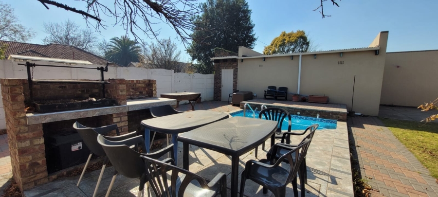 4 Bedroom Property for Sale in Vanderbijlpark SW 1 Gauteng