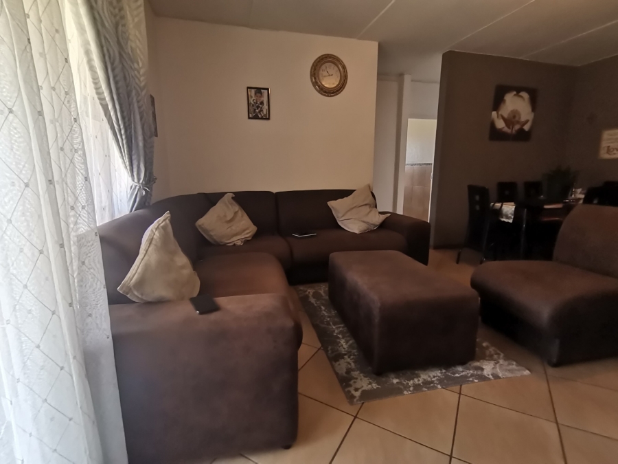 3 Bedroom Property for Sale in Albertsdal Gauteng