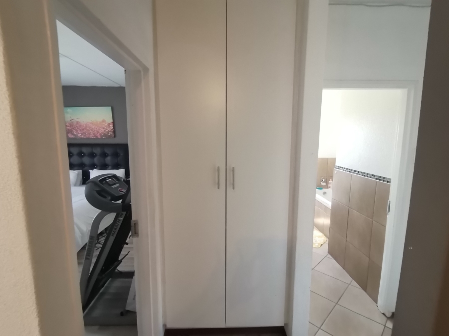 3 Bedroom Property for Sale in Albertsdal Gauteng