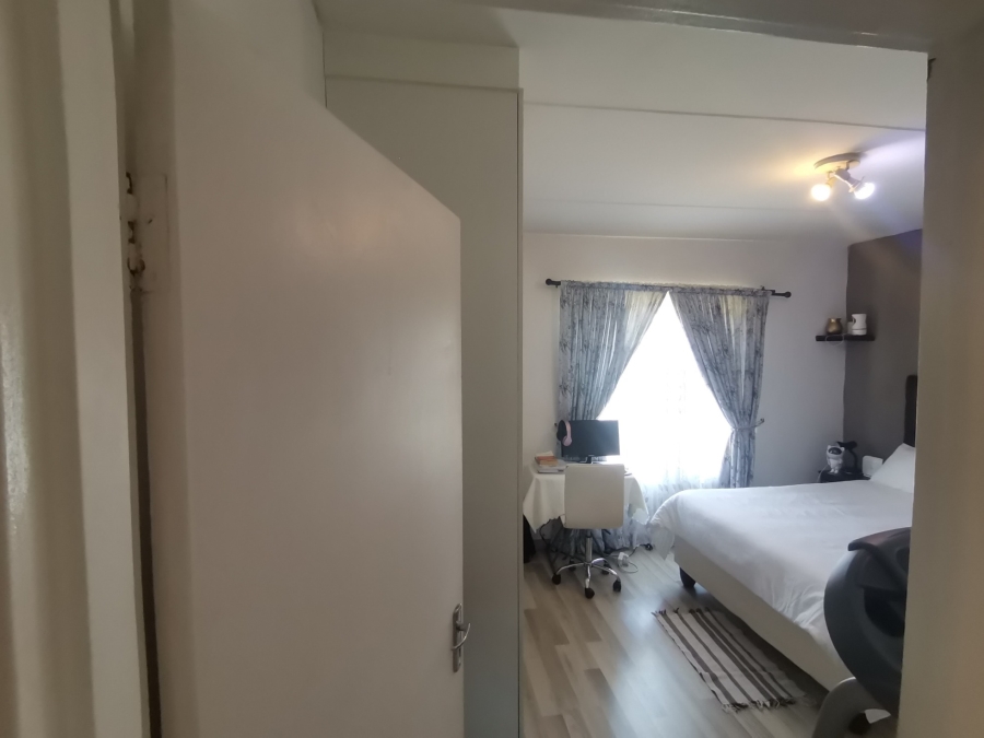 3 Bedroom Property for Sale in Albertsdal Gauteng