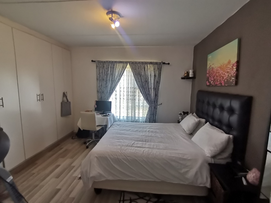 3 Bedroom Property for Sale in Albertsdal Gauteng