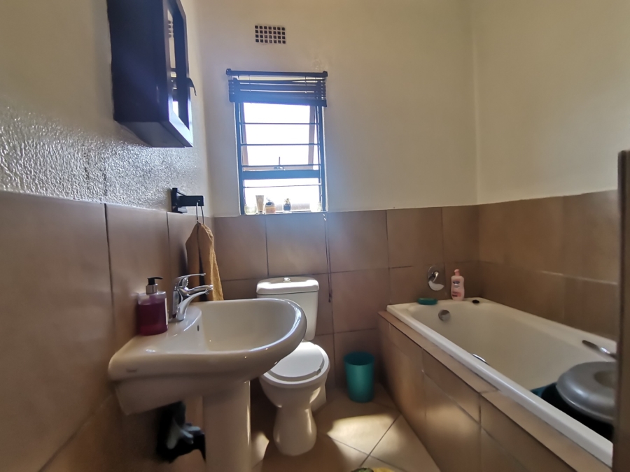 3 Bedroom Property for Sale in Albertsdal Gauteng