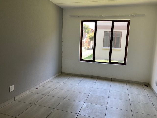 2 Bedroom Property for Sale in Helderwyk Gauteng