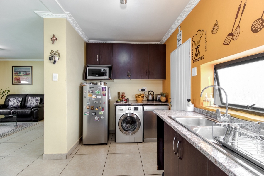 3 Bedroom Property for Sale in Broadacres Gauteng