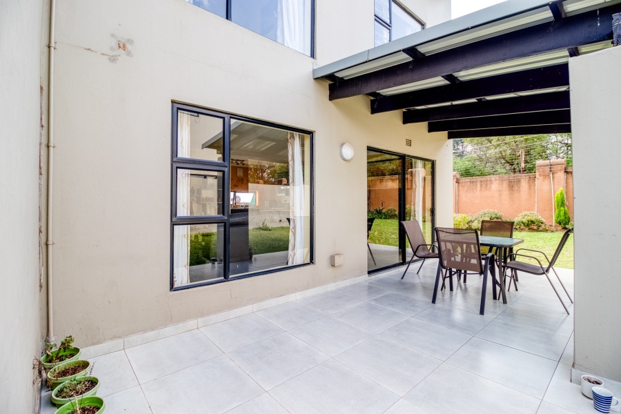 3 Bedroom Property for Sale in Broadacres Gauteng