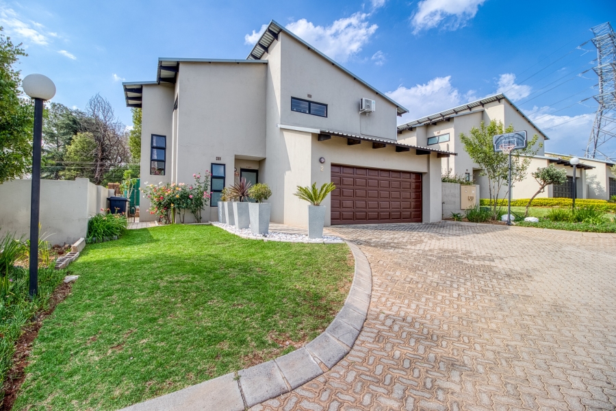 3 Bedroom Property for Sale in Broadacres Gauteng