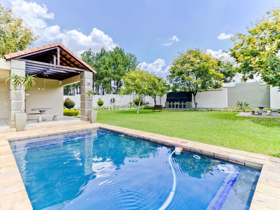 1 Bedroom Property for Sale in Broadacres Gauteng