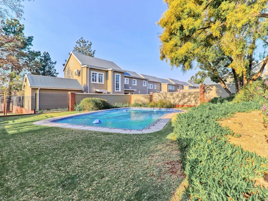 4 Bedroom Property for Sale in Douglasdale Gauteng