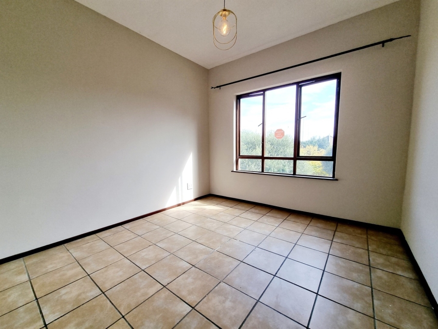 1 Bedroom Property for Sale in Douglasdale Gauteng