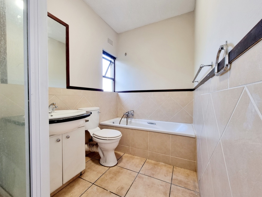 1 Bedroom Property for Sale in Douglasdale Gauteng