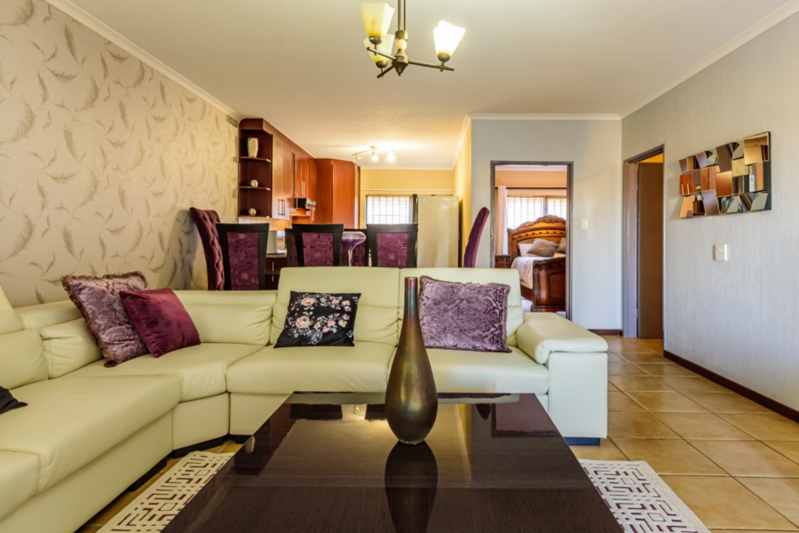 To Let 2 Bedroom Property for Rent in Monument Gauteng