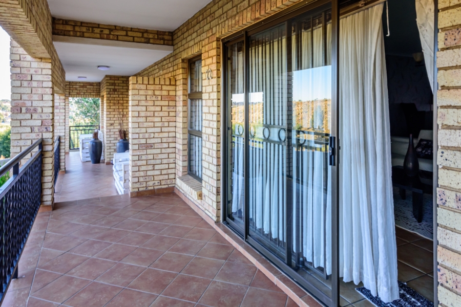 To Let 2 Bedroom Property for Rent in Monument Gauteng