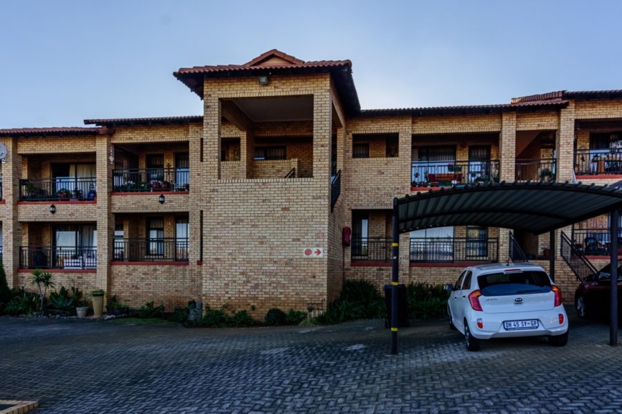 To Let 2 Bedroom Property for Rent in Monument Gauteng