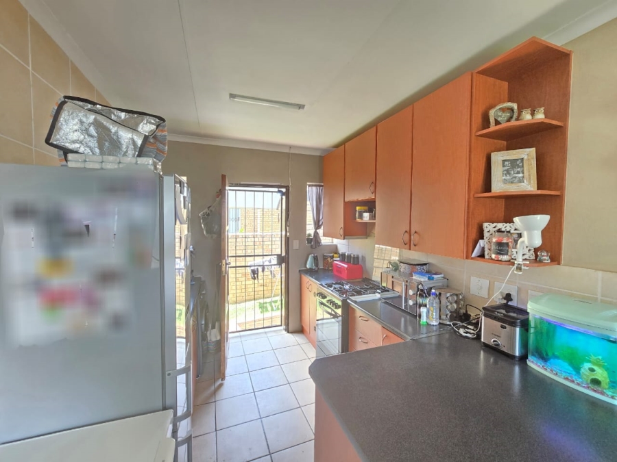 2 Bedroom Property for Sale in Wilgeheuwel Gauteng