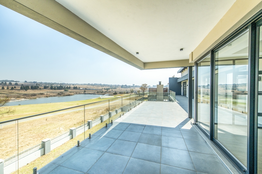 6 Bedroom Property for Sale in Copperleaf Estate Gauteng