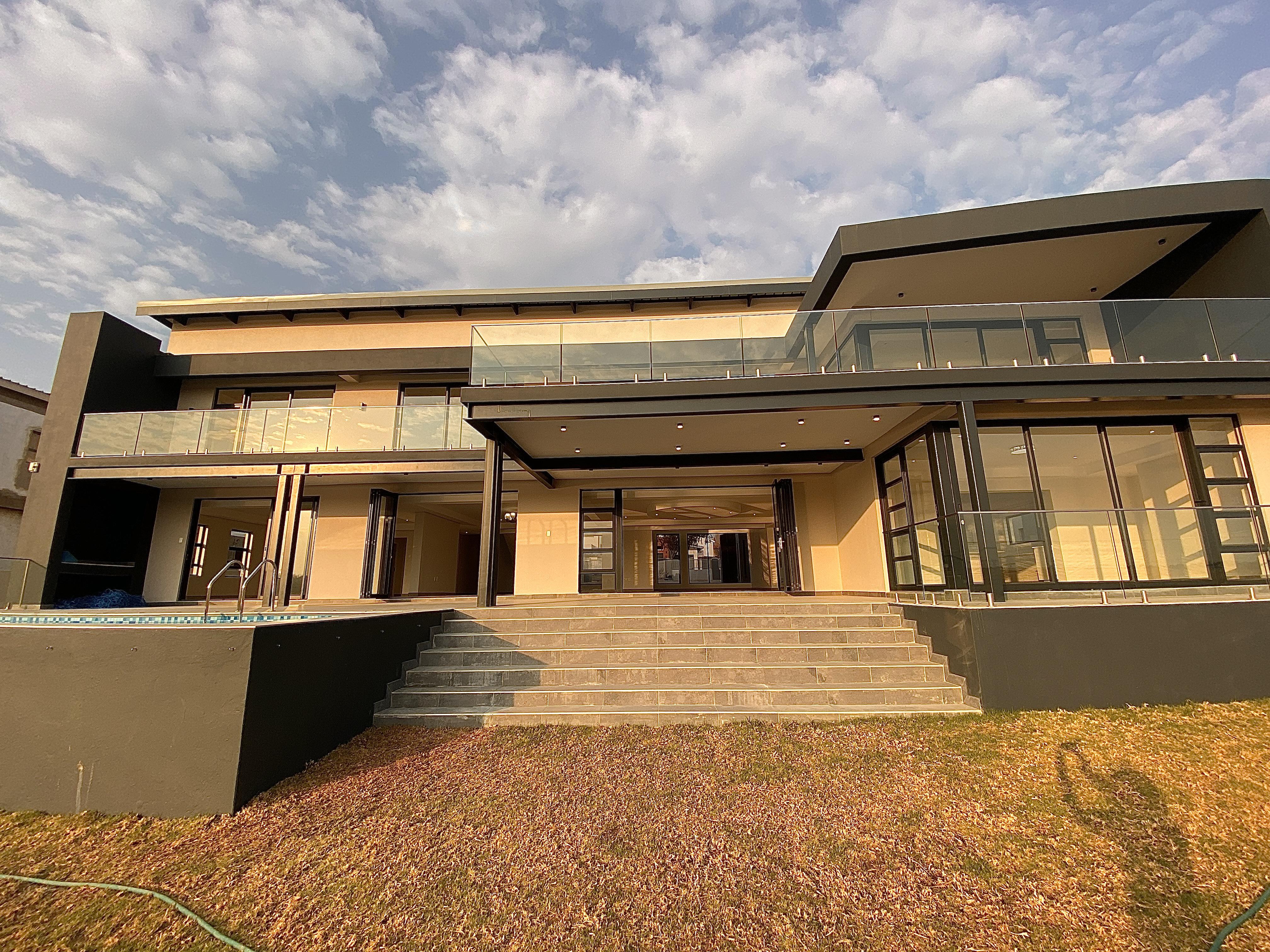 6 Bedroom Property for Sale in Copperleaf Estate Gauteng