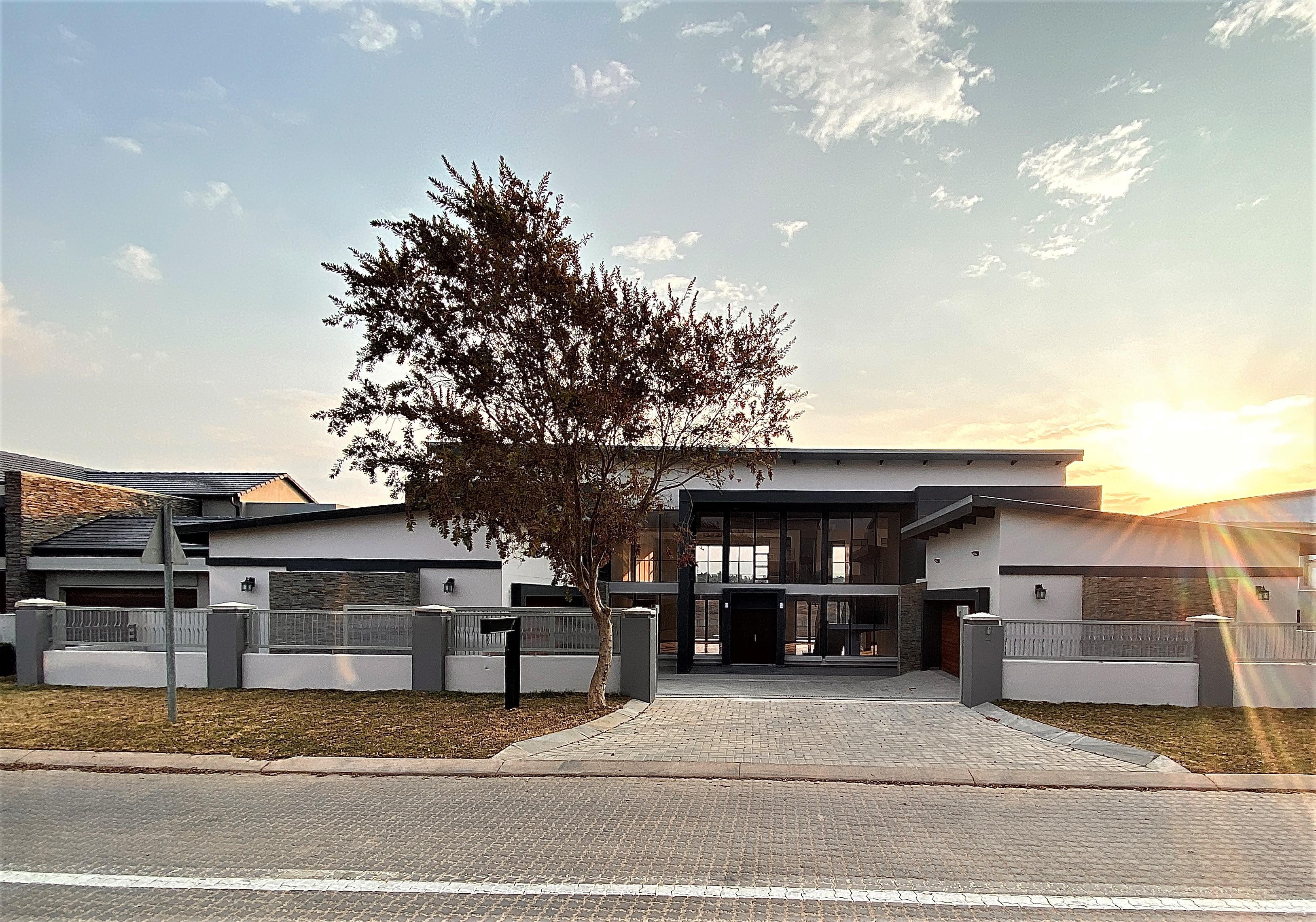 6 Bedroom Property for Sale in Copperleaf Estate Gauteng