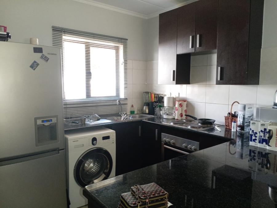 2 Bedroom Property for Sale in Noordwyk Gauteng