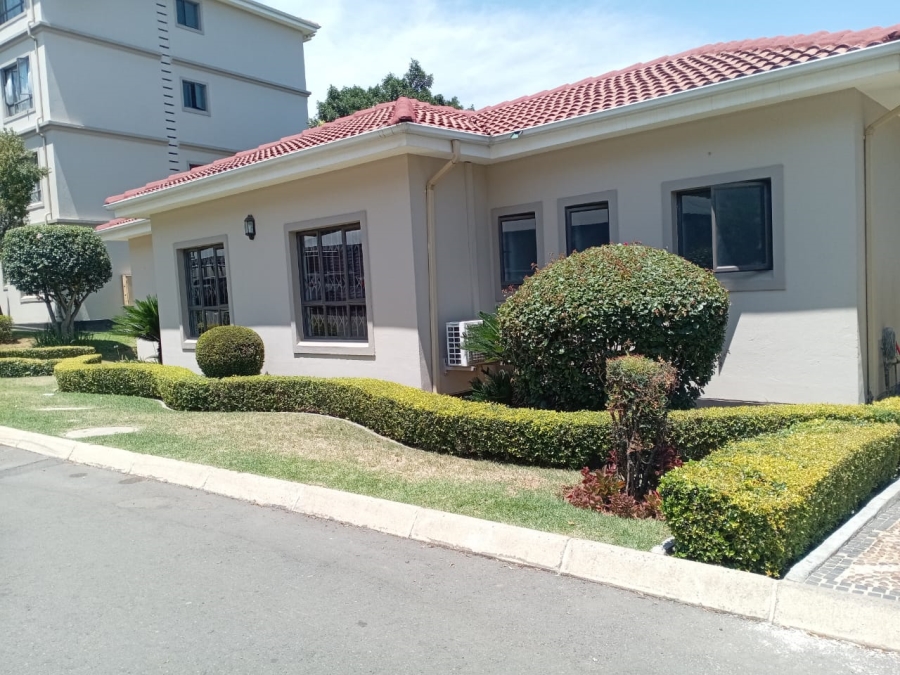 2 Bedroom Property for Sale in Noordwyk Gauteng