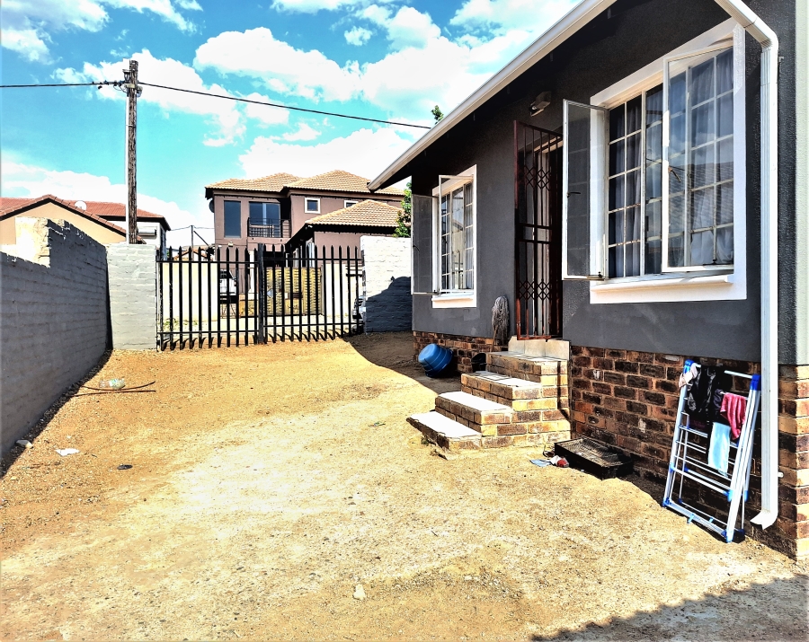 2 Bedroom Property for Sale in Cosmo City Gauteng