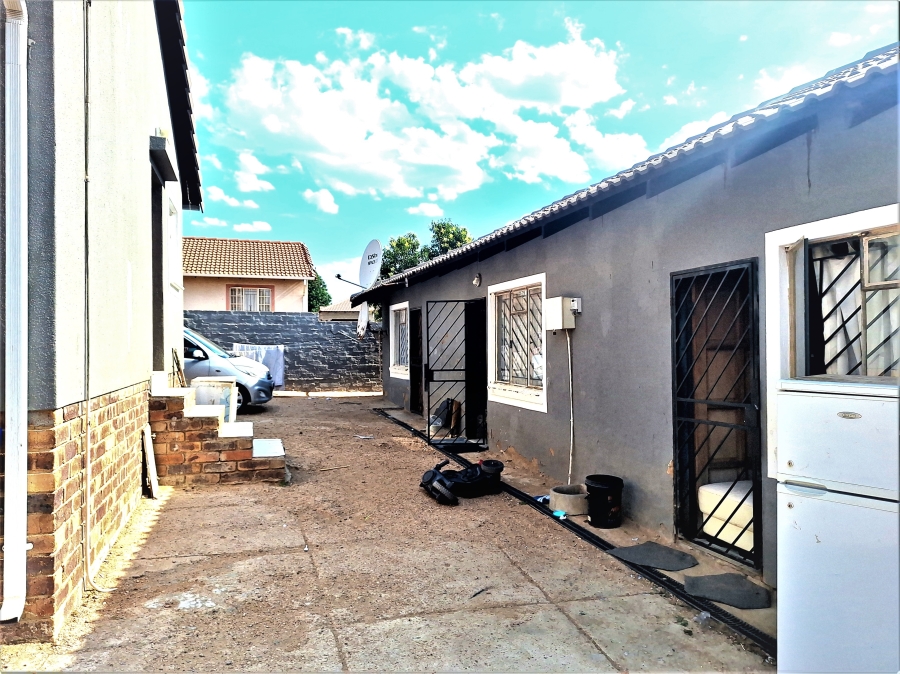 2 Bedroom Property for Sale in Cosmo City Gauteng