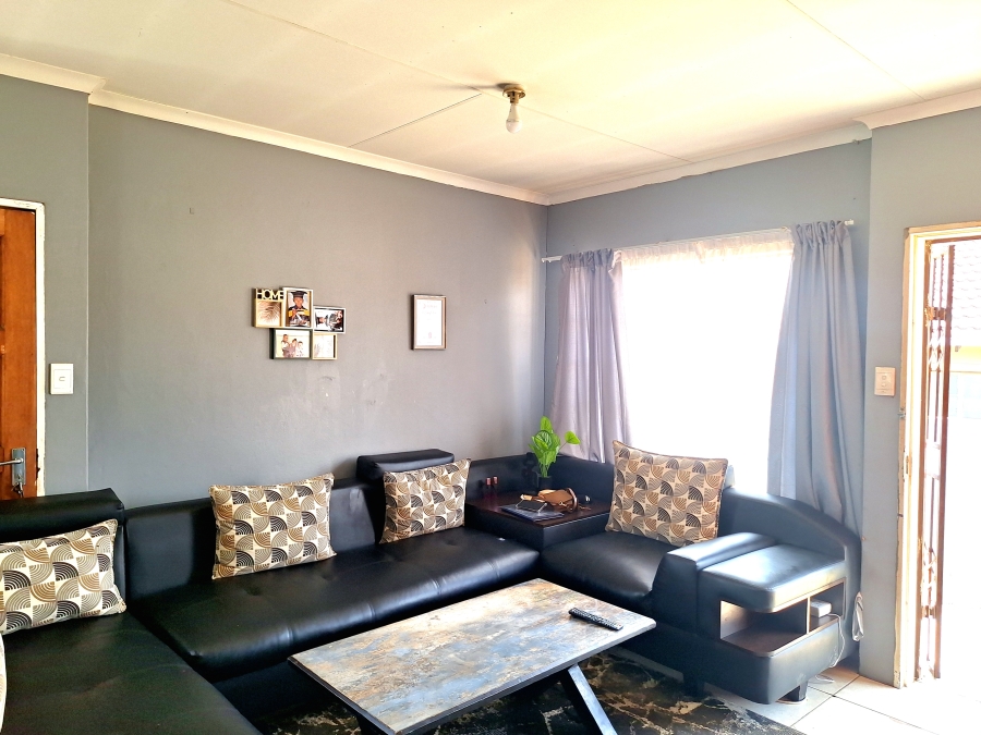 2 Bedroom Property for Sale in Cosmo City Gauteng