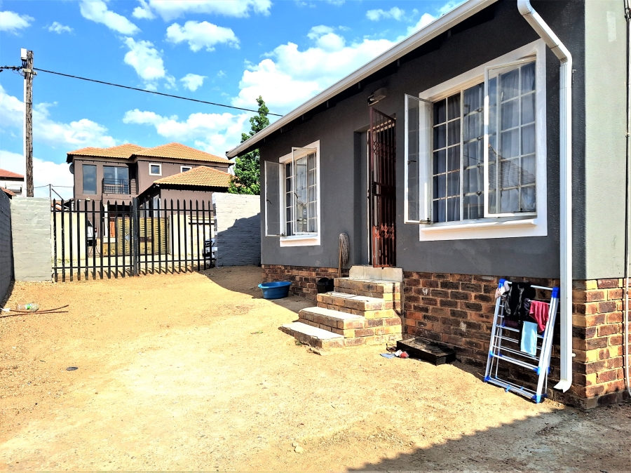 2 Bedroom Property for Sale in Cosmo City Gauteng