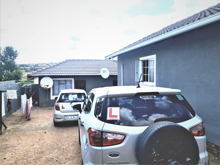 2 Bedroom Property for Sale in Cosmo City Gauteng