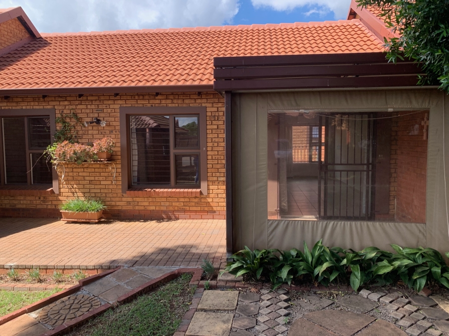 2 Bedroom Property for Sale in Willow Park Manor Gauteng