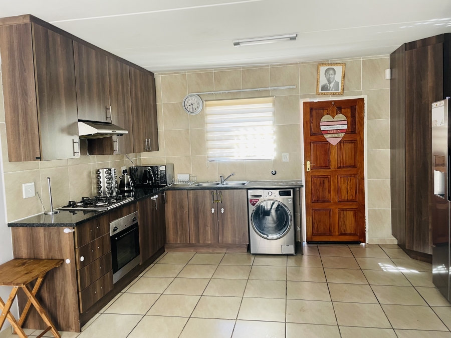 3 Bedroom Property for Sale in Wilgeheuwel Gauteng