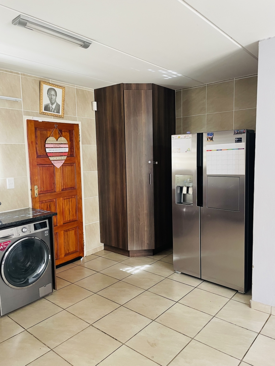 3 Bedroom Property for Sale in Wilgeheuwel Gauteng