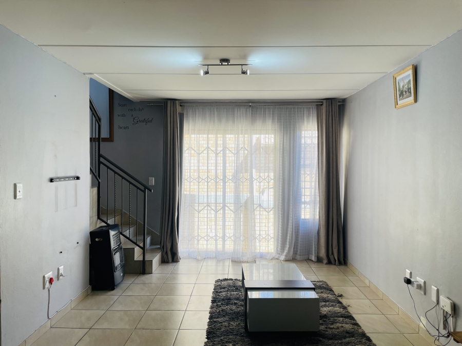 3 Bedroom Property for Sale in Wilgeheuwel Gauteng