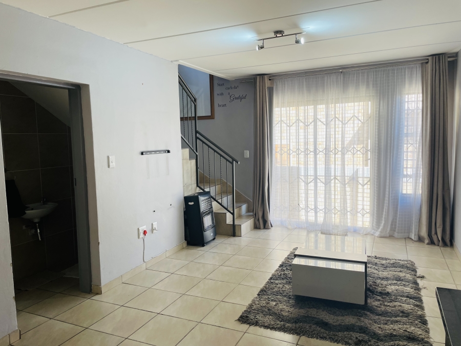 3 Bedroom Property for Sale in Wilgeheuwel Gauteng