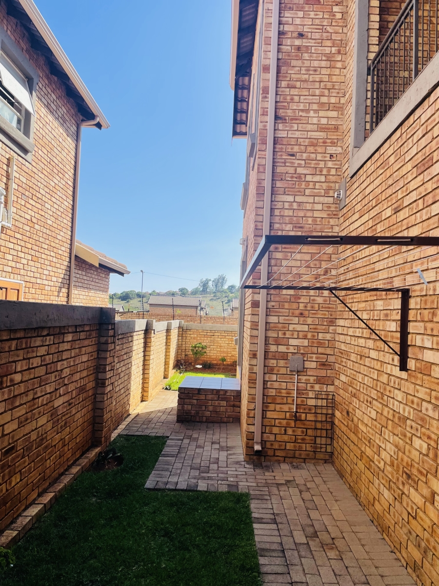 3 Bedroom Property for Sale in Wilgeheuwel Gauteng