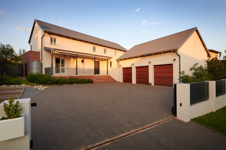 5 Bedroom Property for Sale in Waterfall Country Estate Gauteng