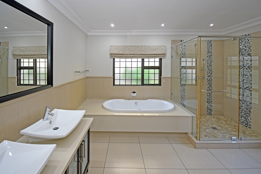 5 Bedroom Property for Sale in Bryanston Gauteng