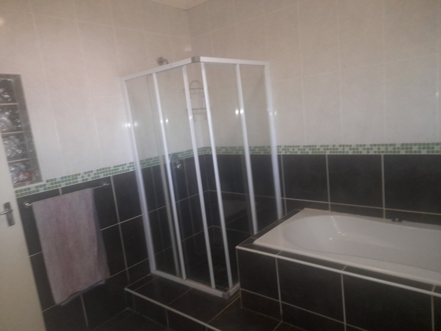 4 Bedroom Property for Sale in South Hills Gauteng