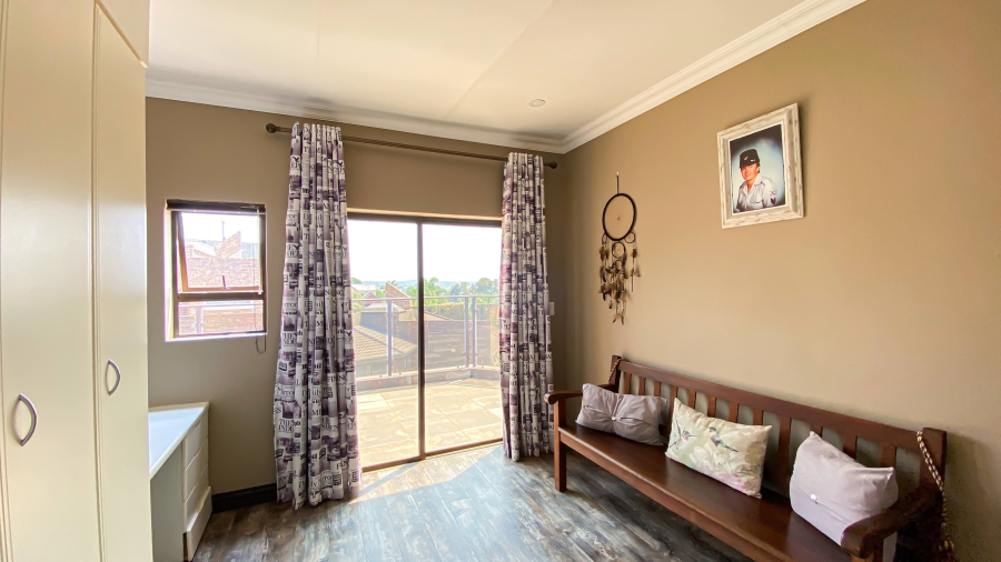 4 Bedroom Property for Sale in Eldoraigne Gauteng