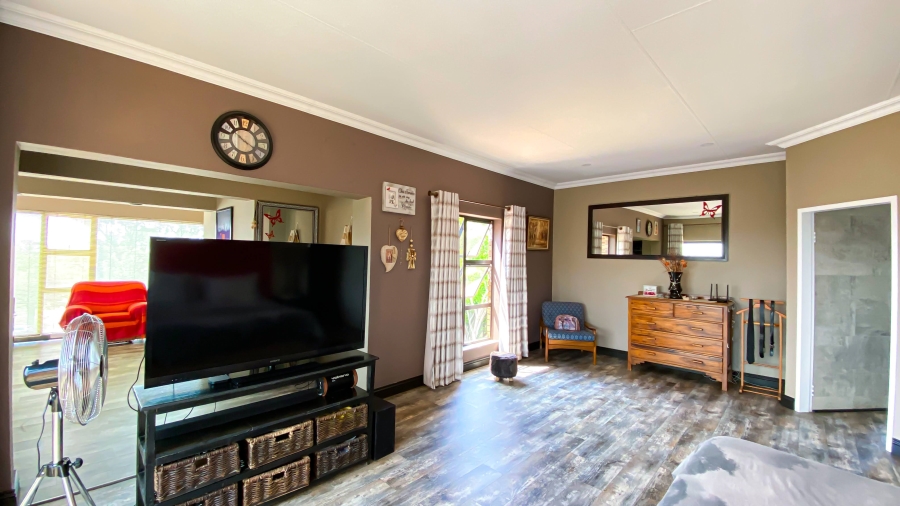 4 Bedroom Property for Sale in Eldoraigne Gauteng