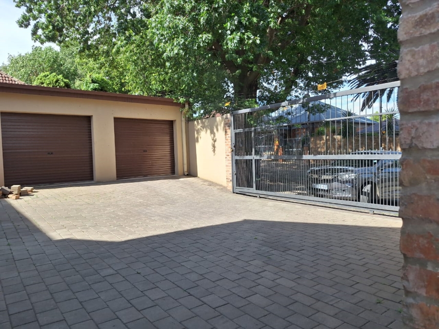 To Let 4 Bedroom Property for Rent in Kensington Gauteng