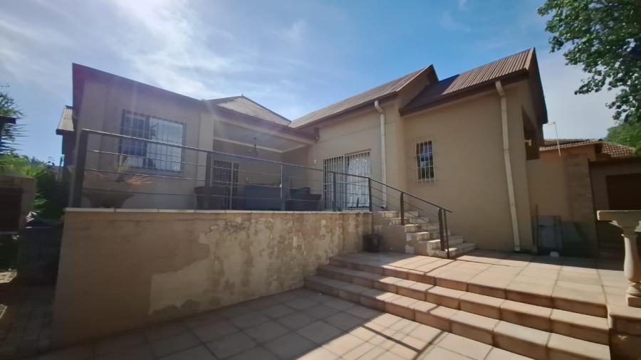 To Let 4 Bedroom Property for Rent in Kensington Gauteng