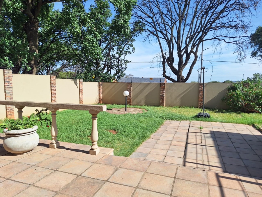 To Let 4 Bedroom Property for Rent in Kensington Gauteng