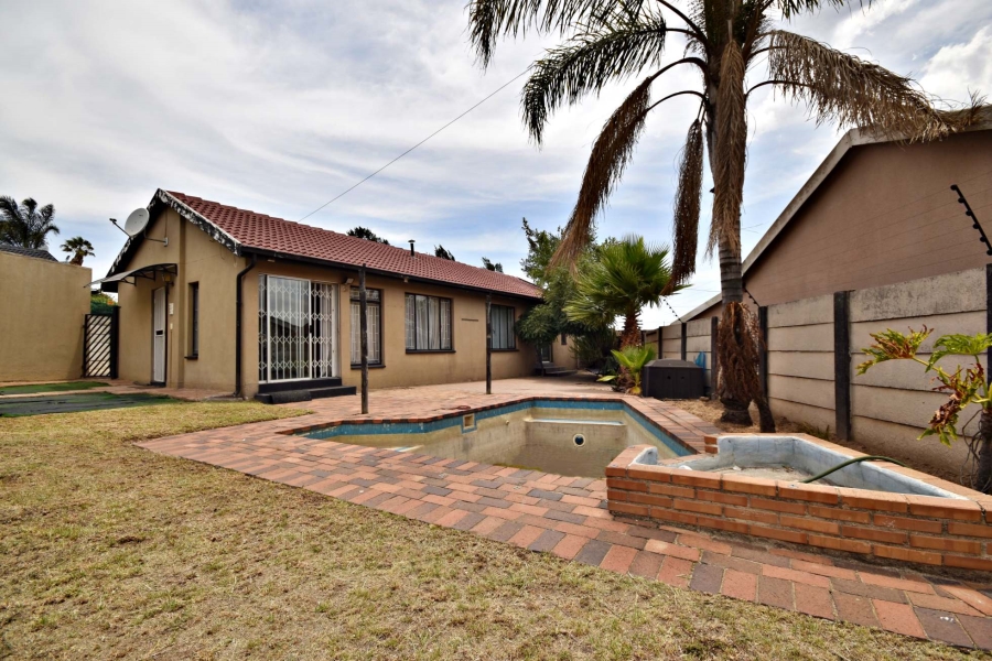 3 Bedroom Property for Sale in Bloubosrand Gauteng