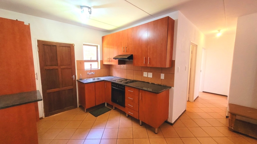 2 Bedroom Property for Sale in Albertsdal Gauteng