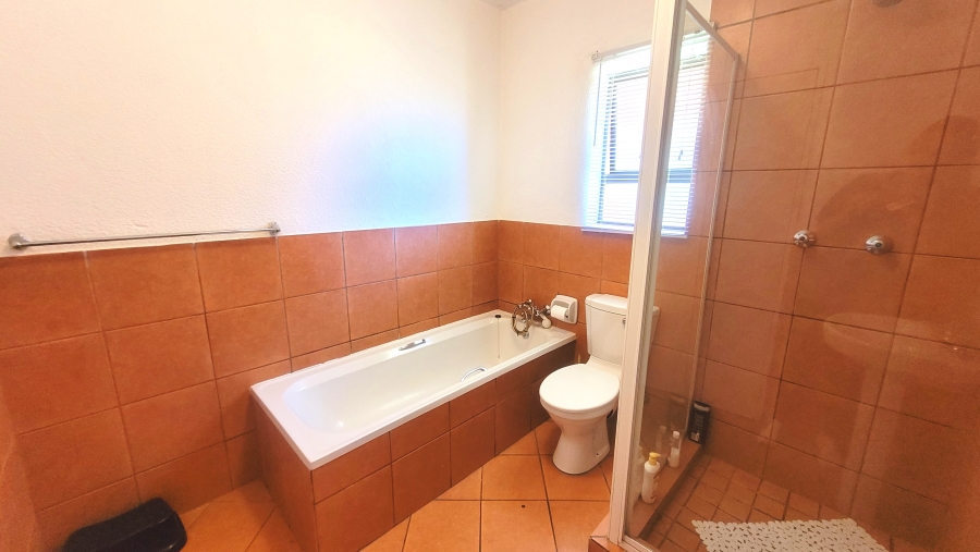 2 Bedroom Property for Sale in Albertsdal Gauteng