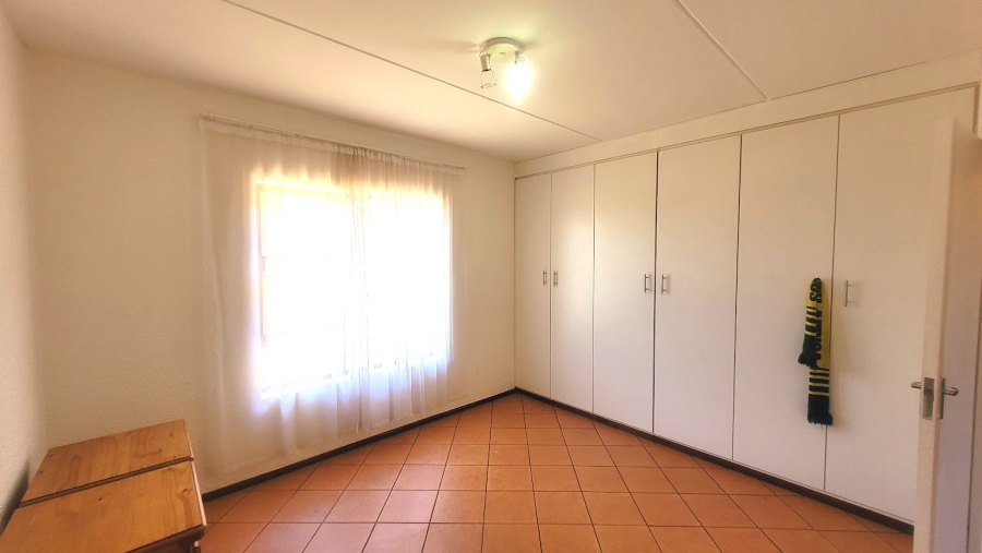 2 Bedroom Property for Sale in Albertsdal Gauteng